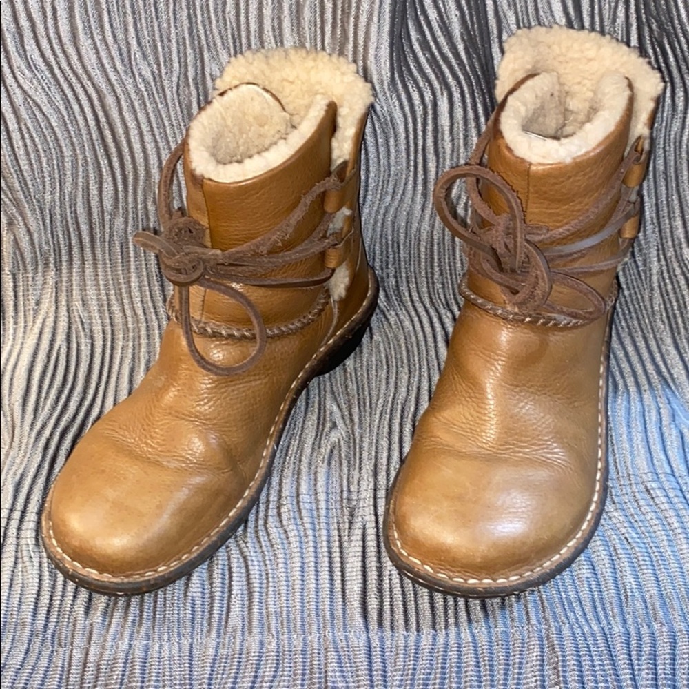 UGG cassia 1932 boots